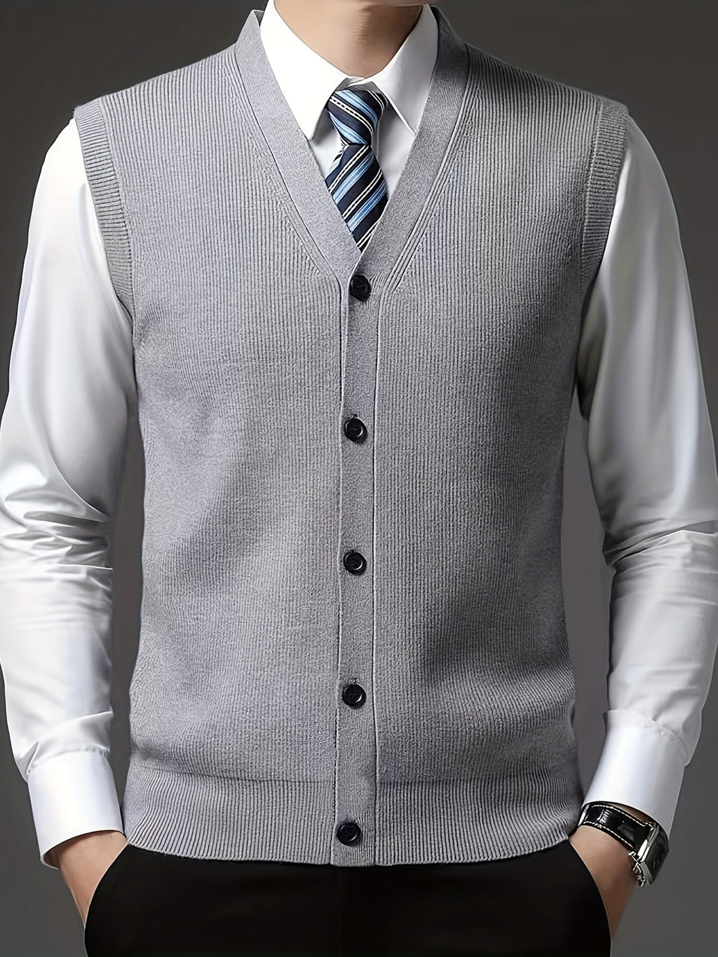 Gilet à col en V de couleur unie tricoté confortable et à la mode pour hommes 1 pièce (Jiang Xuyu)